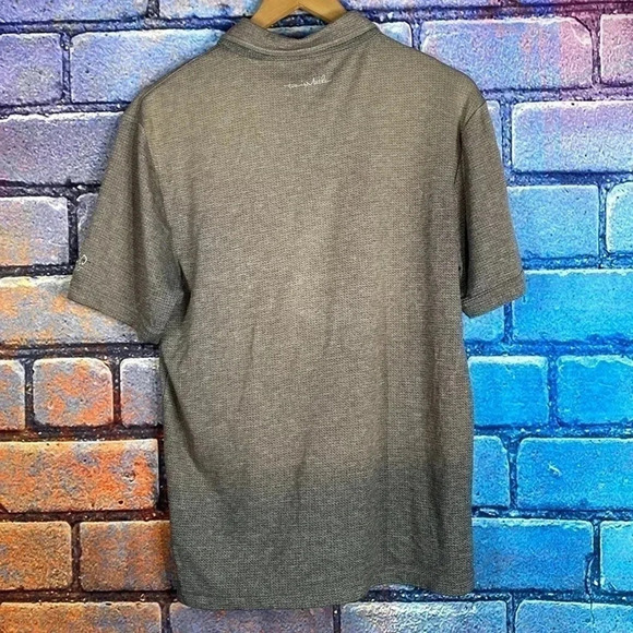 Travis Mathew Gray Polo Shirt Medium - Picture 7 of 7